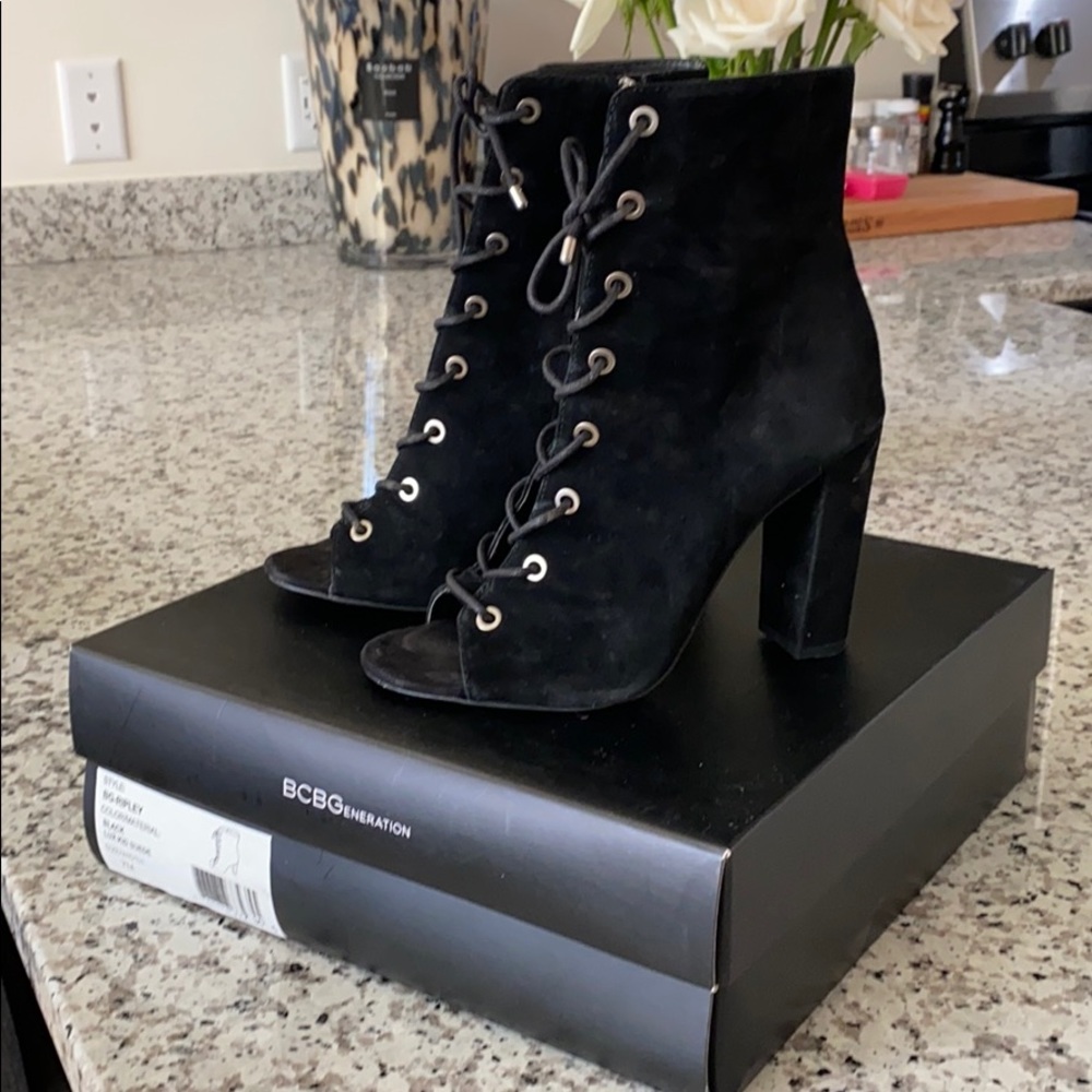 BCBG RIPLEY boot